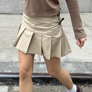 Brandy Melville Kim Buckle Skirt